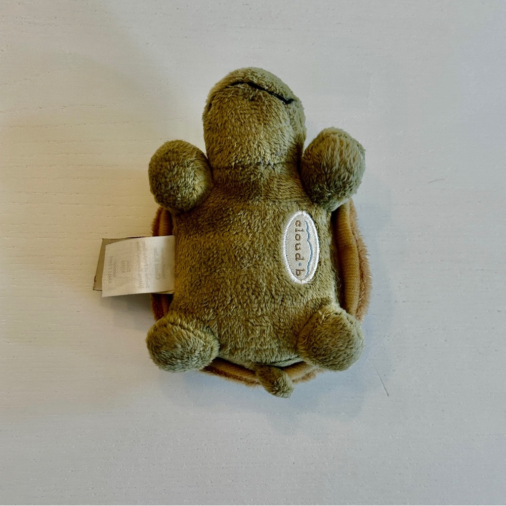CLOUD B Small Baby Turtle Quiet Rattle - Picture 7 of 7